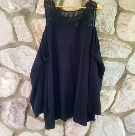 Torrid Black Mesh Cold Shoulder top size 6X - Picture 5 of 7